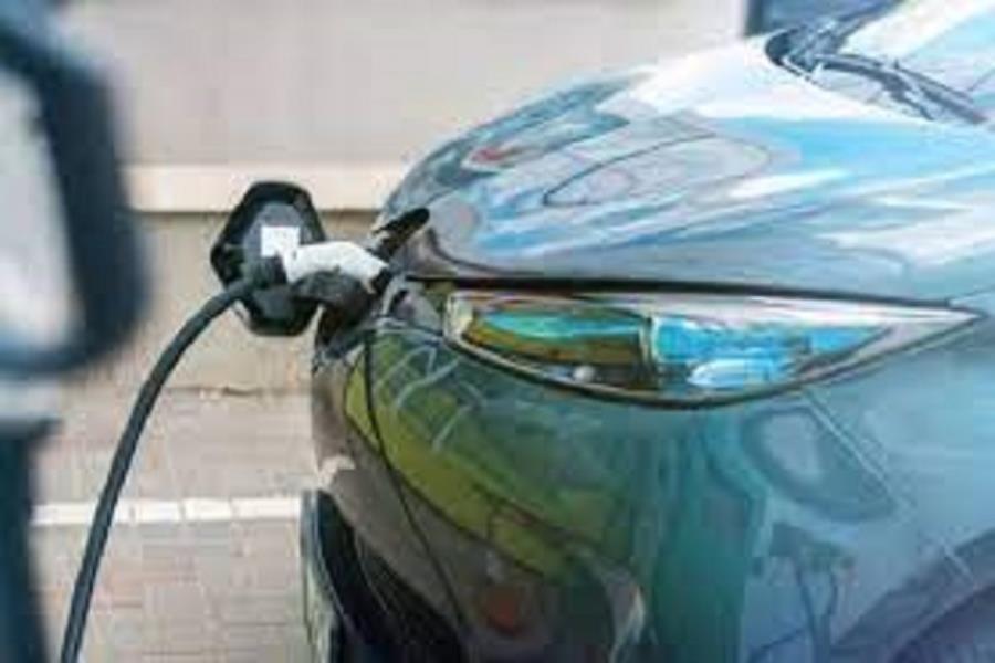 بهبود عملکرد ابرخازن‌ها در خودرو‌های برقی